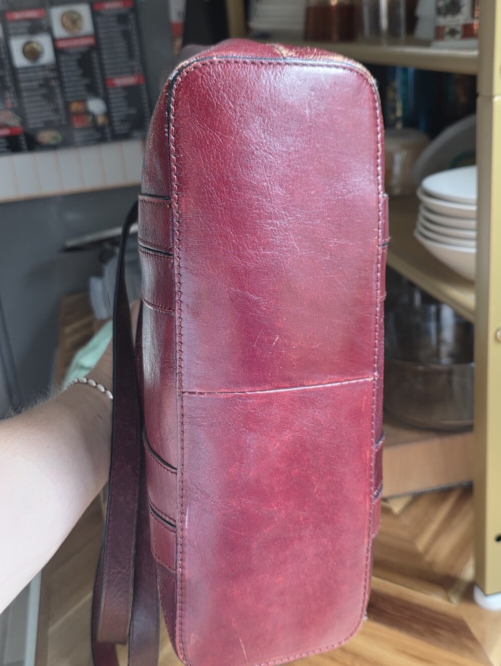 Vintage Maroon Genuine Leather Shoulderbag - Picture 6 of 10